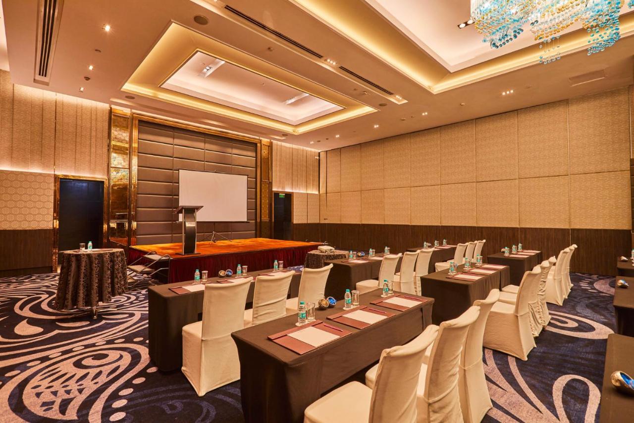 Crowne Plaza New Delhi Rohini By Ihg Hotel Luaran gambar